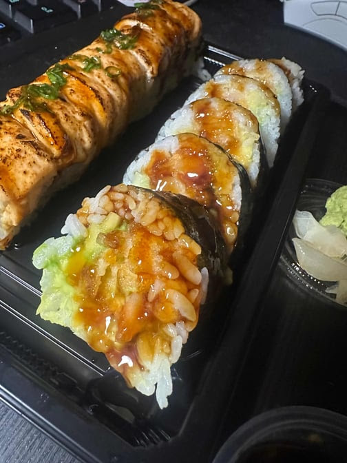 Momi Sushi by null