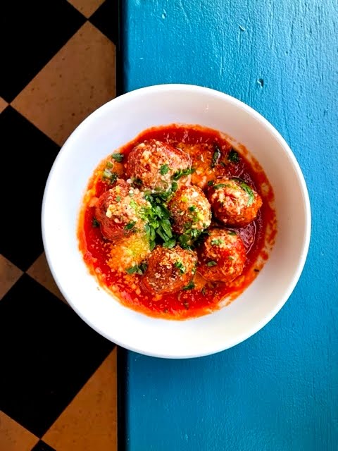 Thompson Italian by null