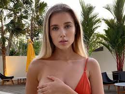  russian  nudist  girl3|Page 3 | Russian Bikini Girl Pictures | Freepik