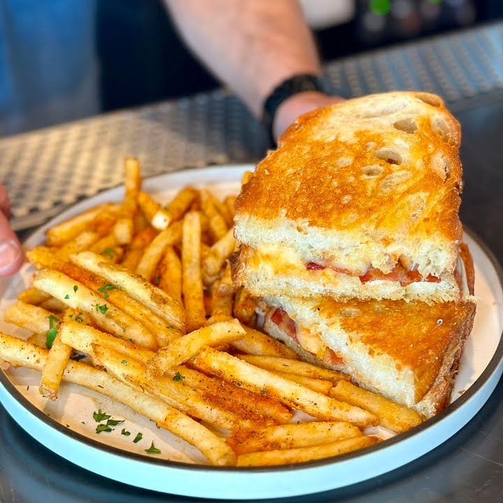 Skye Bar & Grill by null