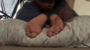 Jessie palmer barefoot beauty cum on her tootsies jpg x Barefoot cum