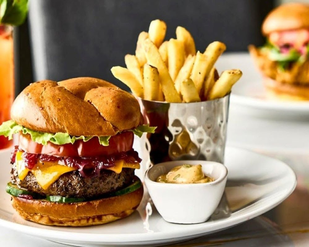 Fleming’s Prime Steakhouse & Wine Bar by null