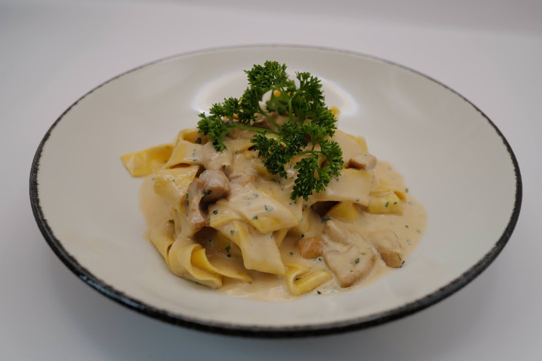 Strada in the Grove by null