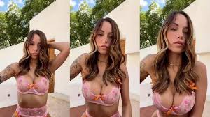 Mrs pavola melaniepavola jpg x Melanie pavola
