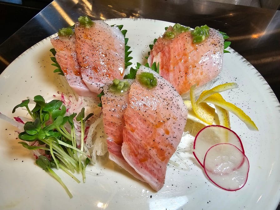 Kiiro Sushi Izakaya by null