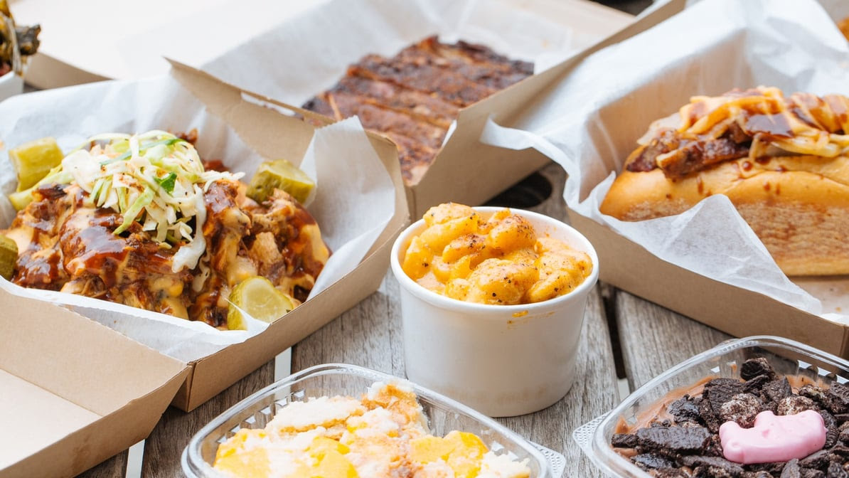 Deke's Bar-B-Que by null