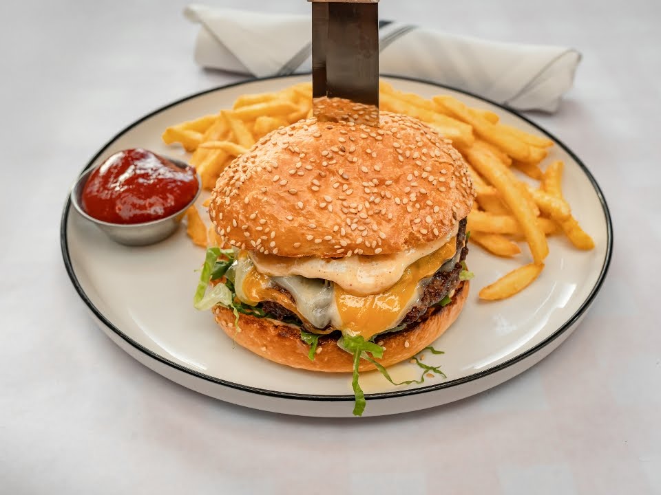 Cousin Larry's by null