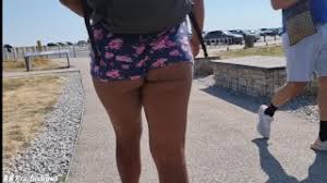 Ebony thot shaking ass in booty shorts jpg x Candid shorts