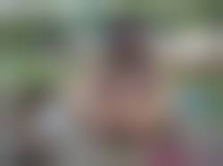 tumblr 変態野外露出 |thumbs.pro : ronin-soul-leo: 綺麗な変態熟女妻野外露出撮影when pretty mature wife  outdoor，she dont like wear panty，because her pussy allways wet！