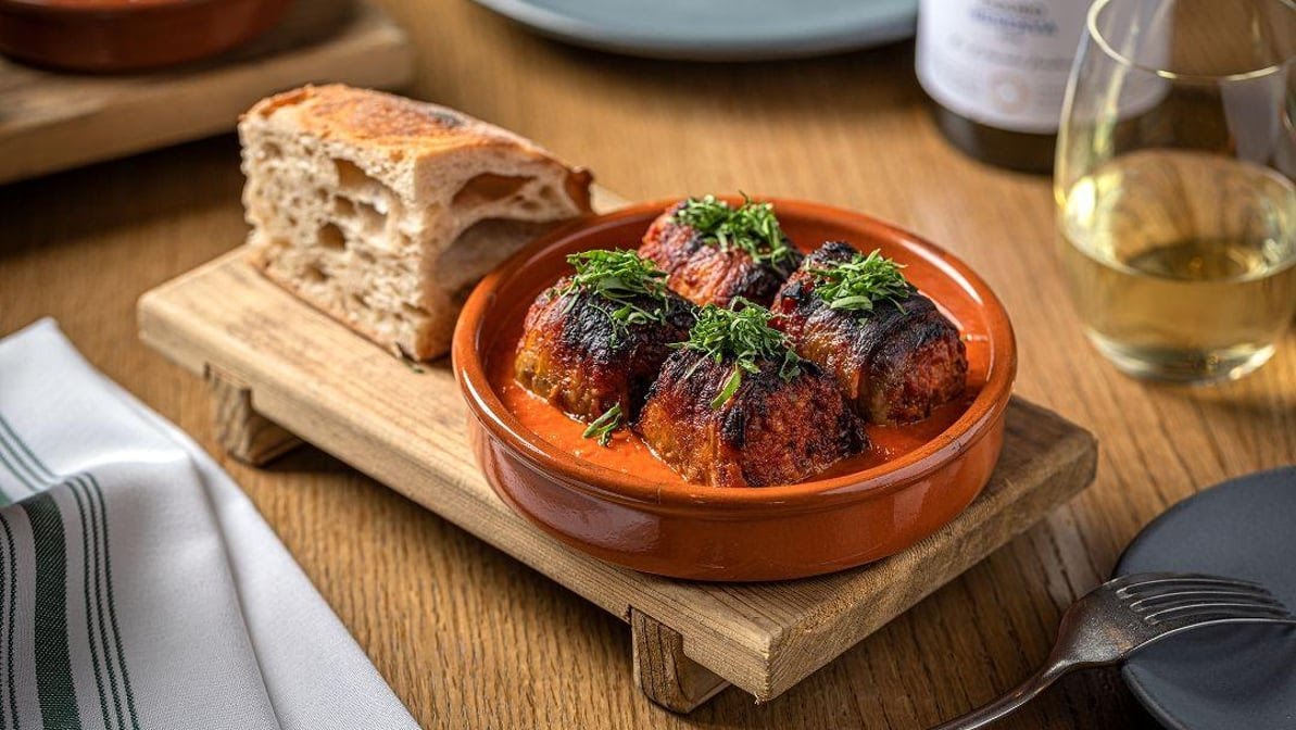 avec River North by null