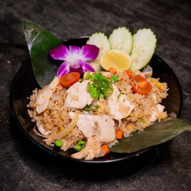 Som Dee Thai Kitchen & Bar by null