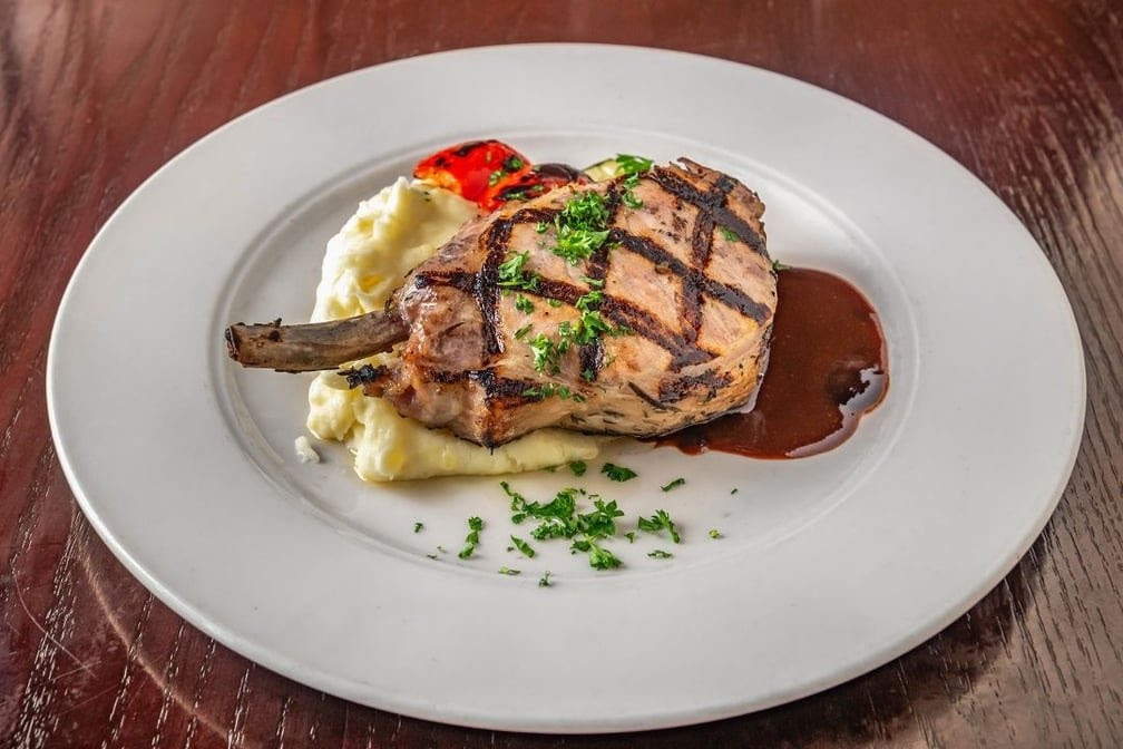 Squire on the Square by null