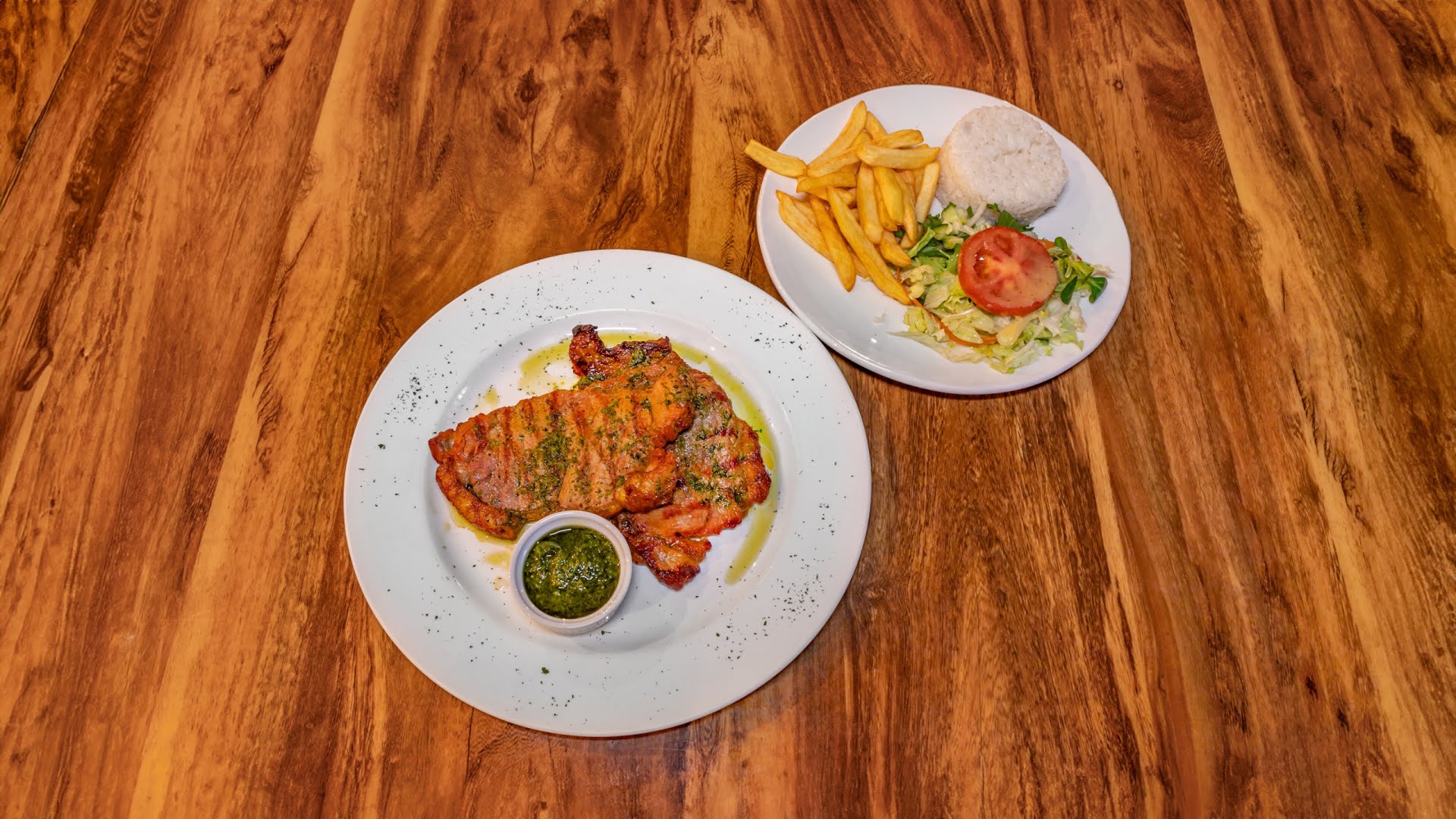 Leños & Carbon by null