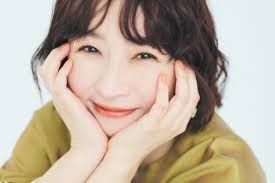 酒井若菜|週3アットコスメストアに通うほど「現場派」。コスオタ俳優・酒井若菜さんインタビュー | オレンジページnet