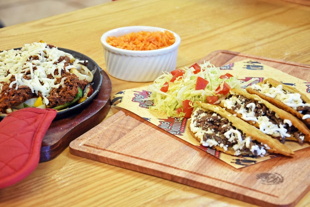 Los Homies Taqueria by null