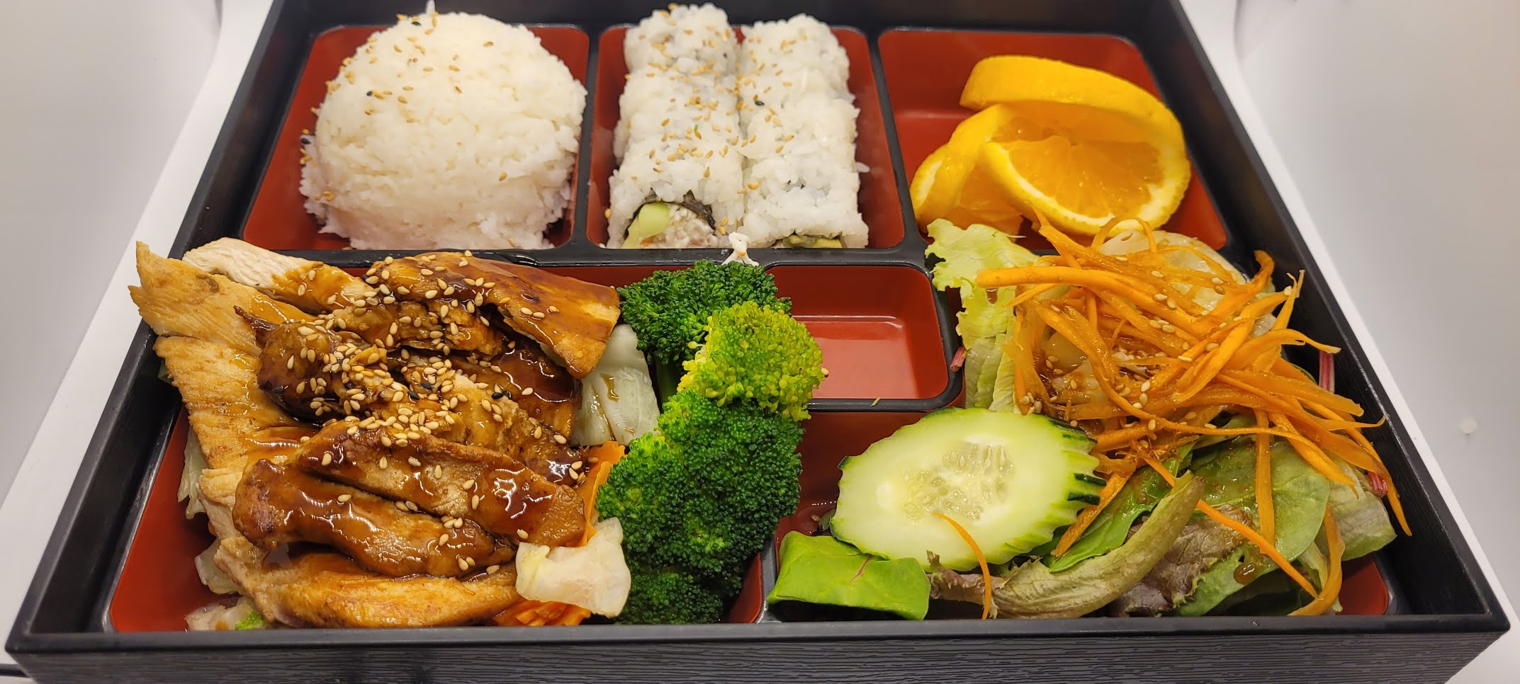 RIZE THAI SUSHI by null