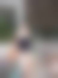 yamiboard 露出投稿画像|肌寒くなってきたのにおっぱい丸出しで野外露出する気満々♪ #エロ画像 - おっぱいの楽園♪