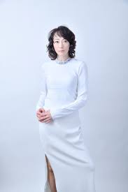 塾女白下着画像|白い下着の人妻 ／富士出版