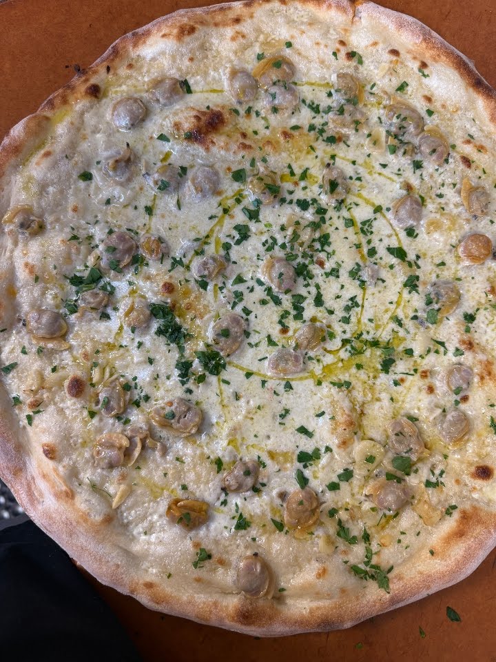 Luca’s Pizza by null