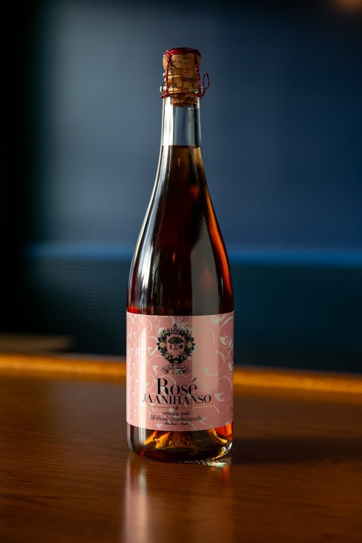 Alma's Cider & Beer by null