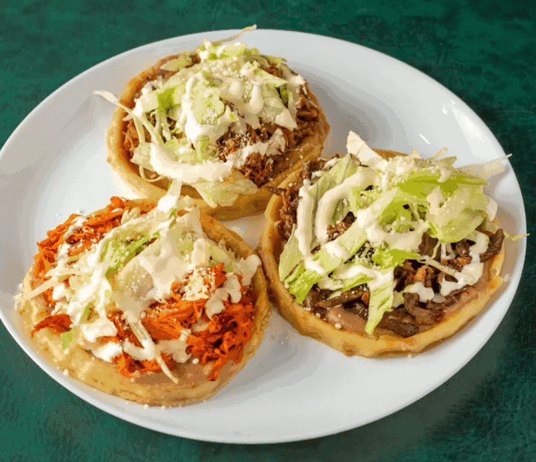 Taqueria 3 Reyes by null