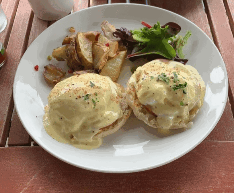 Lola's Bistro by null