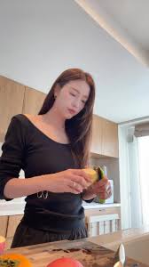 kim yuna  fake nude|LE SSERAFIM (르세라핌) 'EASY' L Original Stage 'KIM CHAEWON' [0515a5]