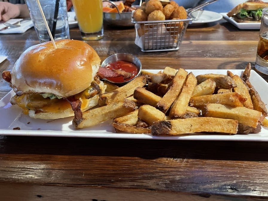 Walter’s Sports Bar and Restaurant by null