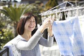 主婦　|主婦は副業で稼げない」のは嘘！スキマ時間を使って稼げる！忙しい主婦に人気の副業とは？ - 結婚相談所開業の豆知識