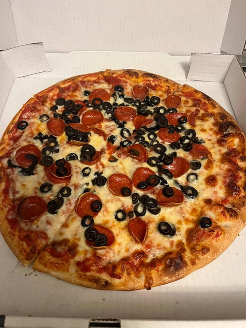 LaRich's Pizza image