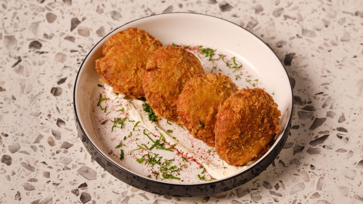 Aigaion House by null