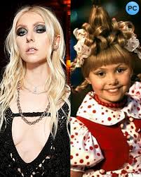 cindy and sister jenny|Taylor Momsen Was 'Relentlessly' Called 'Grinch Girl' at School - Business  Insider