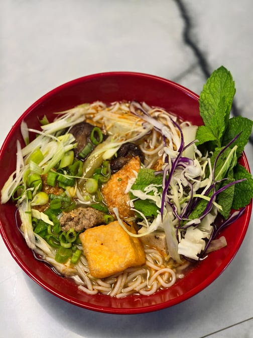 Nissi Bánh mi by null