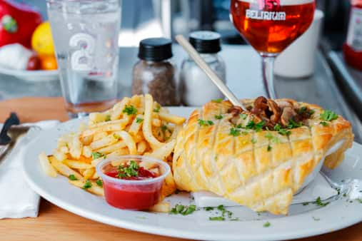 Lucky Baldwin's Pub by null