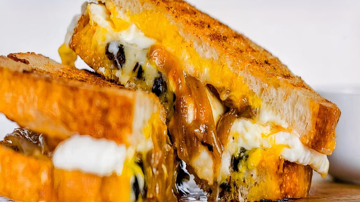 Eat This Café - Hollywood Brunch Spot: Breakfast, Lunch, Bottomless Mimosas by null
