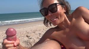 Qso txbegndhgaaaa gpaafqiu jpg x Nude beach family