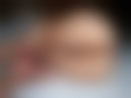 緊縛画像　両手を後ろに|縛りトラストブリッジトンボの女は、日本の伝統的な縛りに包まれ、ロープで縛られ、緊縛されています。僧侶の背景に背中の後ろの手が結ぶプロセスを写真に撮る、の写真素材・画像素材  Image 165575363