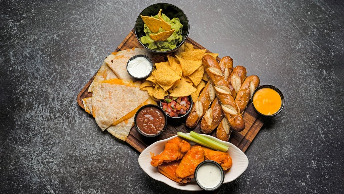 Blondies Sports Bar & Grill by null