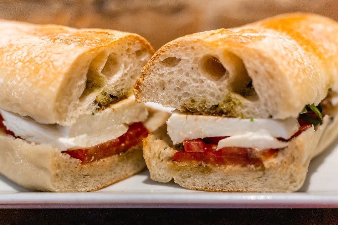 Monica's Mercato by null