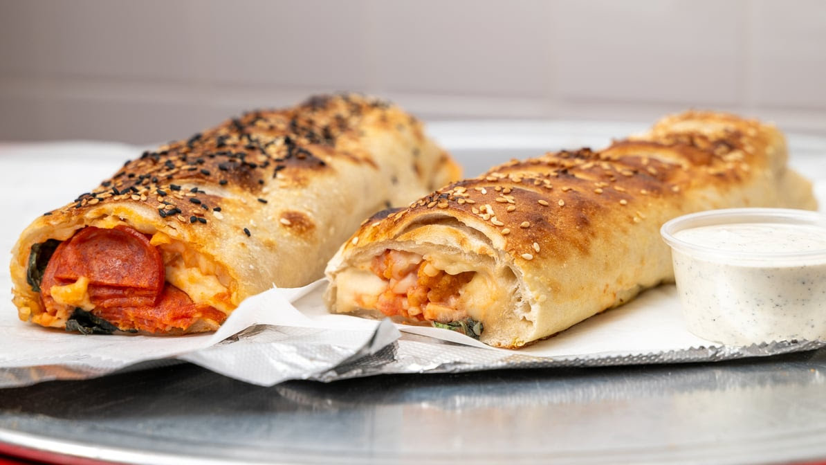 Little Plaza Pizza by null