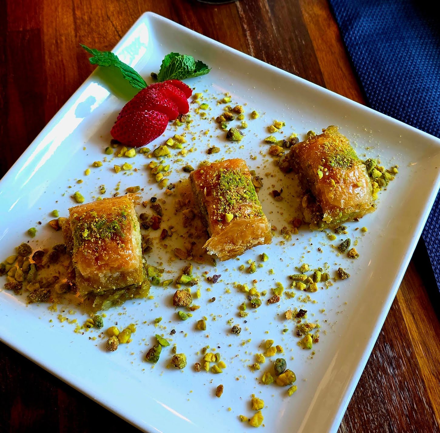 Piraye Kitchen & Bar by null