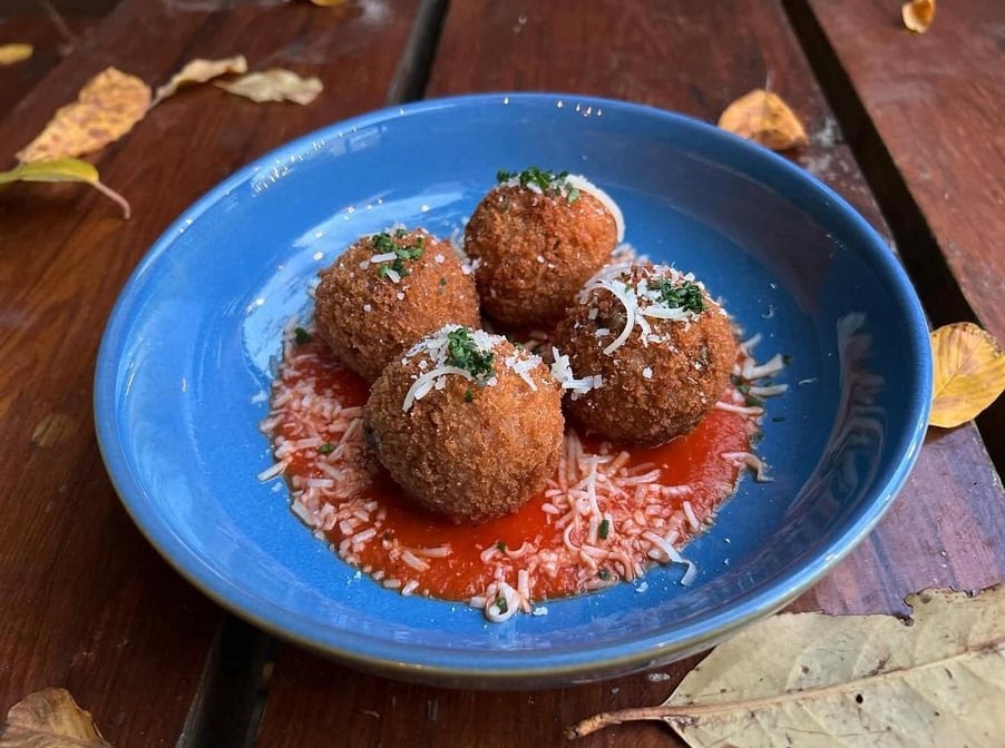 Fino Bistro & Pizzeria by null