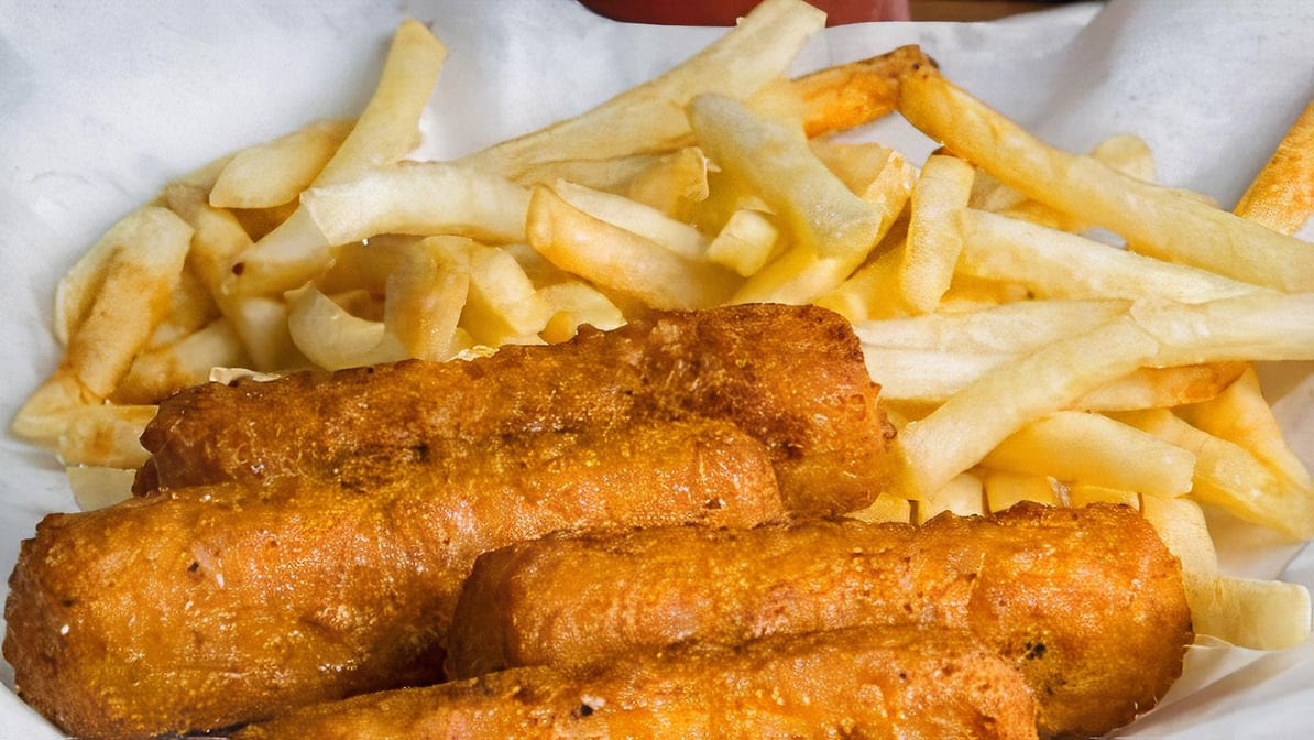 HOOKED CRISPY CHICKEN & FISH by null