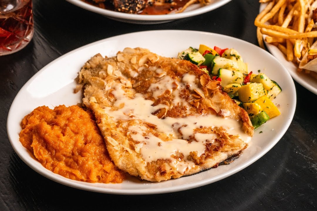 Renny's Grill & Bar by null