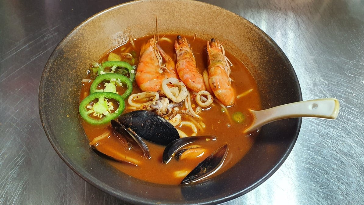 Hotto Hotto Ramen & Teppanyaki by null