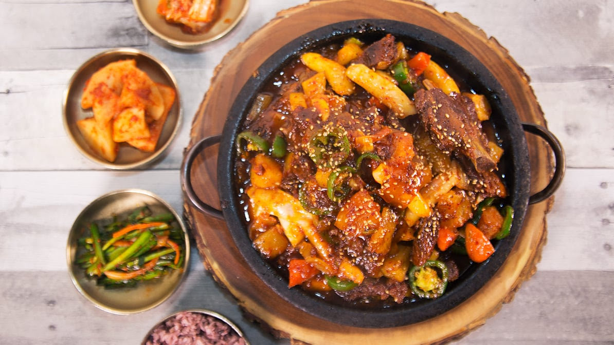 Daeho Kalbijjim & Beef Soup by null