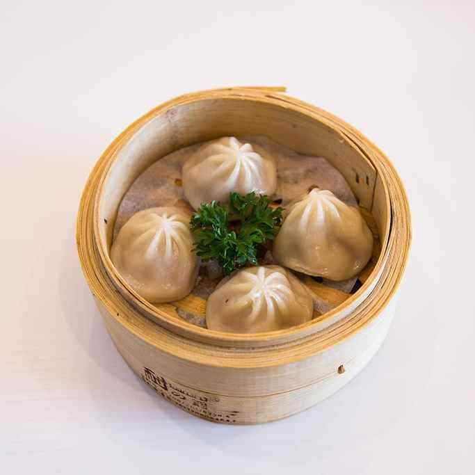 Li Wah by null