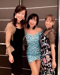 還暦熟女|AI美女 エロい 熟女 美魔女 熟女妻 人妻 アラ還 還暦 60代 70代 60歳 垂れ乳 貧乳 ぺちゃぱい ドレス A4ポスター 高画質 写真用紙  15-212(ポスター)｜売買されたオークション情報、Yahoo!オークション(旧ヤフオク!) の商品情報をアーカイブ公開 -  オークファン（aucfan.com）