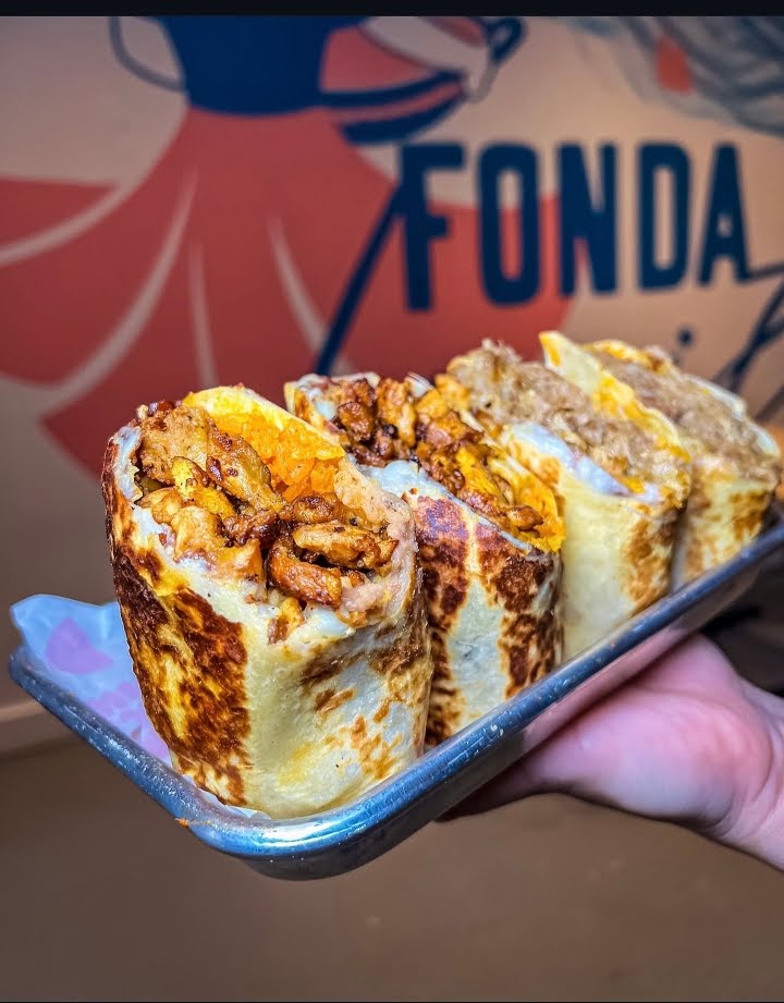 Fonda Lupita by null