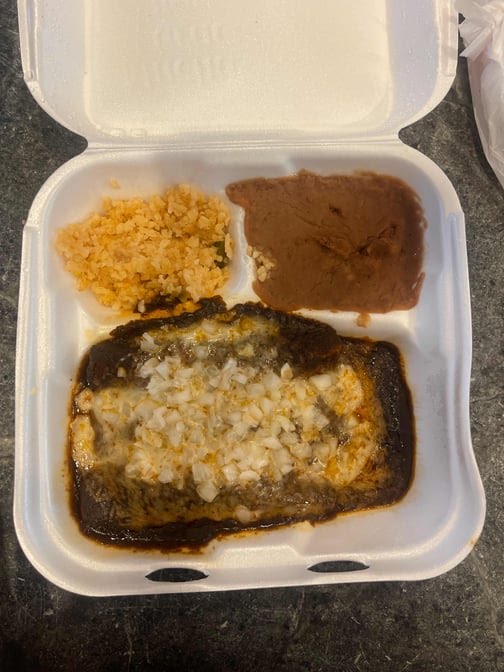 Reyna's Deli by null